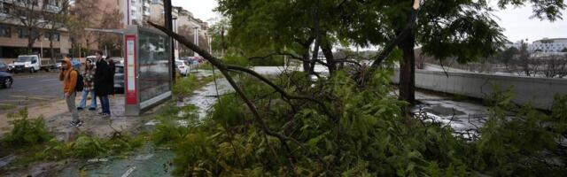 OGROMNA OLUJA SE SRUČILA NA ANDALUZIJU: Vetar udarima napravio klizišta, ima povređenih!