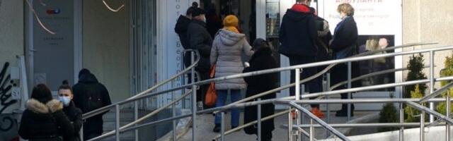 GUŽVE ZBOG  SERTIFIKATA: Traži se rešenje zbog pritiska na kovid ambulante