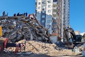 Виктор Лазић из Адане: Зграда од 14 спратова срушила се као кула од карата