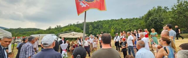 Na temeljima ognjišta Tanaska Rajića ponovo se zavijorila ustanička zastava