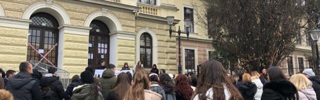 Maturanti Prve gimnazije mole Kragujevčane za razumevanje: Nema nastave, nema ni drugih aktivnosti