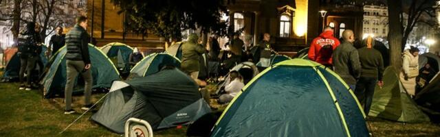 Srbi sa KiM završili ispred Predsedništva: "Rečeno nam je - radna obaveza, da ih izgovori ne interesuju"