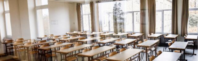 U osnovnoj školi u Saranovu kod Rače pao plafon, đaci vraćeni kući