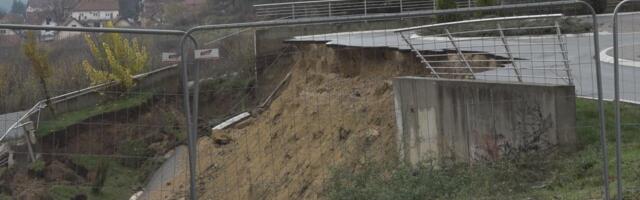 SVE SE RADI UZ POŠTOVANJE SVIH STANDARDA I PROPISA: Oglasila se kompanija koja izvodi radove na sanaciji terena u Kragujevcu, demantovala netačne tvrdnje