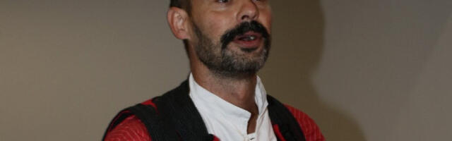 EMTIVAN PRZOR U NAJVEĆOJ SVETINJI! Milan Vasić sa sinom Despotom na Kosovu i Metohiji - SCENE DIRAJU DUŠU! (FOTO)