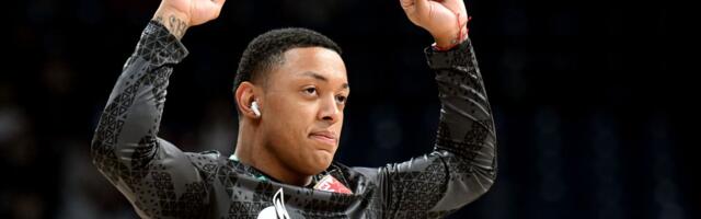 Jago izašao na parket u dresu fudbalera Zvezde /FOTO/