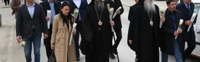 "KADA STRADA NAROD, STRADAJU I SVETINJE": U Gračanici obeležena godišnjica Martovskog pogroma (FOTO)