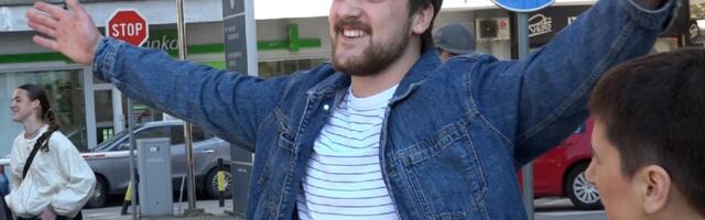 Student pušten iz pritvora posle saslušanja, poručio policajcima koji su ga tukli: „Pravde kuca na svačija vrata“