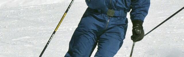 Šok snimak sa juga Srbije: Skijaš se spustio sa SNEŽNOG VRHA na početku juna, ljudi gledaju u neverici