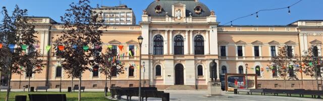 38°C IZ PROGNOZE NE ZNAČI 38°C U GRADU: Kragujevac zagrejan odlukama, ne samo klimom - Kad beton pobedi drveće, ulice postaju rerna