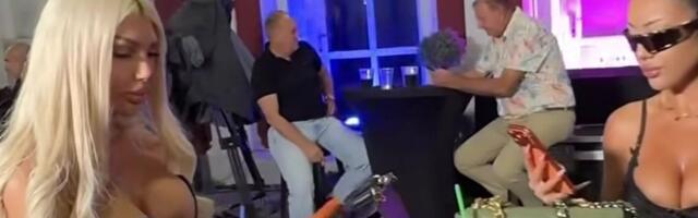 Ko su ove dve? Glumice sa sajta za odrasle stigle u Šimanovce - Sevaju intimni delovi, a žurka nije ni počela