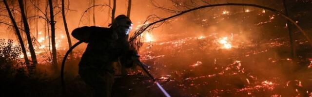 POŽAR UNIŠTIO ISTORIJSKU GRAĐEVINU: Vatra progutala više od 50 objekata, vatrogasci na kolenima (VIDEO)