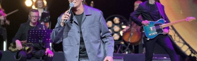 ONI SU BILI SPECIJALNI GOSTI NA KONCERTU JAKOVA JOZINOVIĆA! Mladi pevač okupio CELO ESTRADNO JATO, napravio spektakl za pamćenje! (VIDEO)