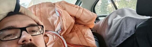 Marko je 10 dana spavao u kolima ispred bolnice u Nišu: Kupa se na bazenu, telefon puni u kafiću, a razlog je rasplakao Srbiju!