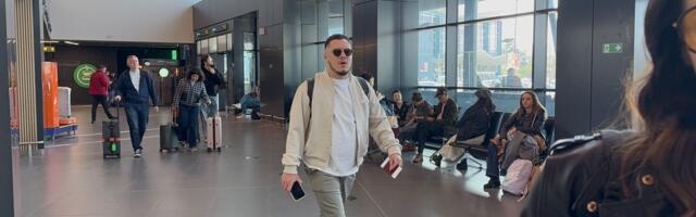 Gastoz po celom aerodromu tražio ovu pevačicu: Kada je ugledao, poleteo joj u zagrljaj "Tebe traže oči moje"