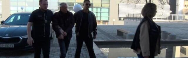 SRBIN KOJI JE JUČE UHAPŠEN DOVEDEN U SUD U PRIŠTINI: U toku sednica za određivanje pritvora