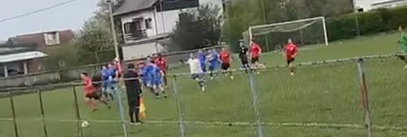 FUDBALER TEŠKO POVREĐEN U BRUTALNOJ TUČI! Utakmica prekinuta nakon teškog incidenta, gosti udarili na sudiju