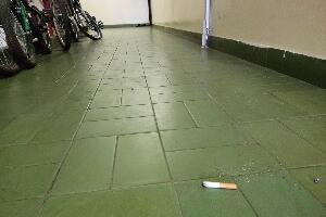 Чији је ничији ходник?