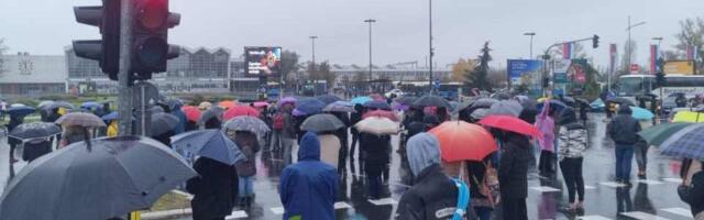 FOTO, VIDEO: Novi Sad stao na 15 minuta