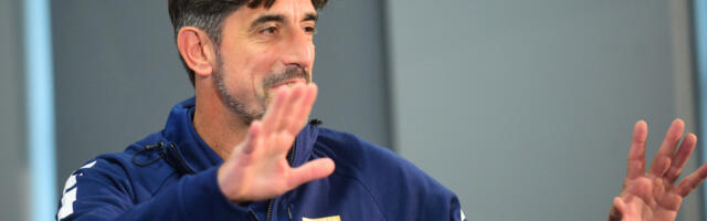 Informer “uhvatio” i selektora fudbalera Srbije: Veljko Paunović šeta i smišlja strategiju za pobede! (VIDEO)