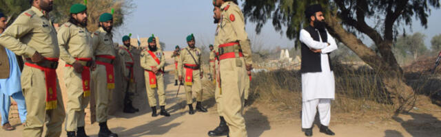 Пакистан привремено обуставља војне операције против Авганистана