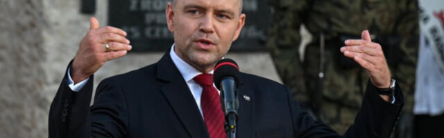 Навроцки бележи историјски раст поверења усред дипломатских тензија са Украјином