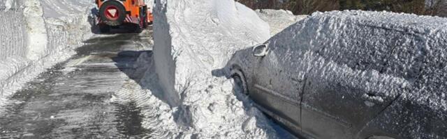 Neprohodan put preko Golije - tokom noći nekoliko automobila ostalo zaglavljeno