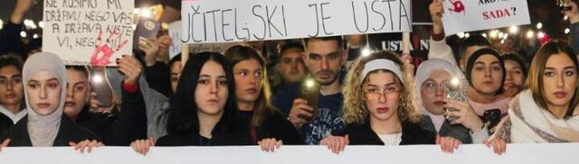 Studenti ušli u Državni univerzitet u Novom Pazaru i BLOKIRALI ga