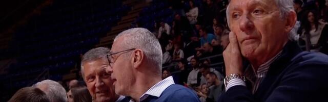 Svi su ga primetili: Pešić iz prvih redova prati duel Srbije i Švajcarske