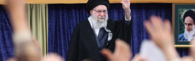 Уче­ста­ли не­ми­ри у Ира­ну, Хам­неи кри­ви САД и Изра­ел