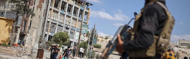 Muslimani upali u hrišćanski grad u Siriji: Desetine na motorima oštetile kuće, radnje, automobile