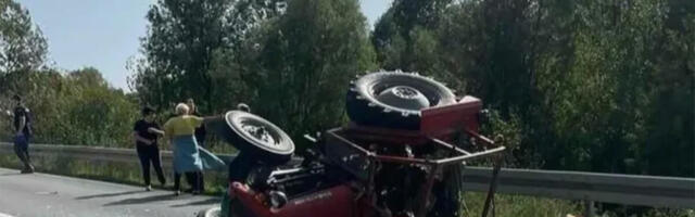 HOROR KOD NOVOG PAZARA: Muškarac poginuo prilikom prevrtanja trakatora u naselju Trnava