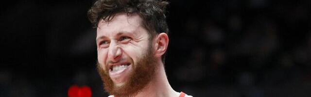 Nurkić kažnjen sa 40.000 dolara zbog bacanja telefona navijača (VIDEO)