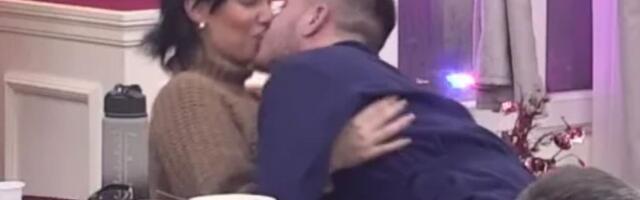 Kao sa Mensurom nekada! Mina i Viktor se strasno ljubili, prepustili se strastima u kuhinji kao da su sami