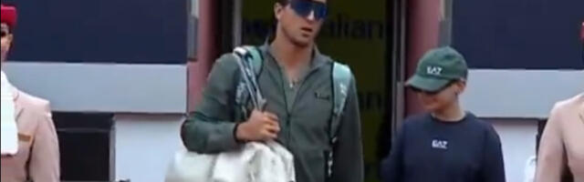Druže, sram te bilo: Bahati “žabar” razbesneo sve – Zar ovako sa dečkićem koji mu pruža ruku (VIDEO)