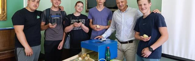 Ovim potrezom preduzetnik je oduševio đake u Futogu! Uz vredan poklon pokrenuće sopstveni biznis (FOTO)
