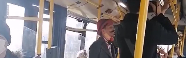 U autobusu 95 putnici prisustvovali neverovatnom iznenađenju (VIDEO)