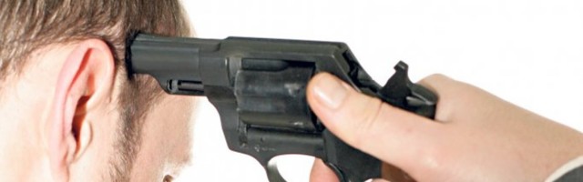 PERA AJKULA I DALJE U TEŠKOM STANJU POSLE POKUŠALA SAMOUBISTVA! Pucao u sebe jer se iznervirao zbog divlje gradnje!