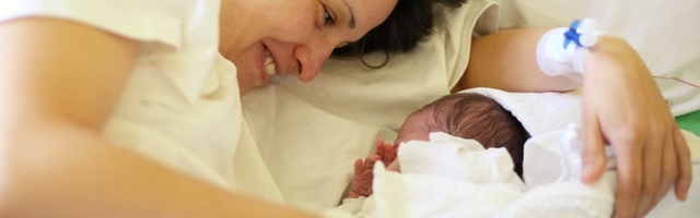 Moj porođaj na Uskrs: 'Kad god bi nastupila kontrakcija, ja bih pevušila'