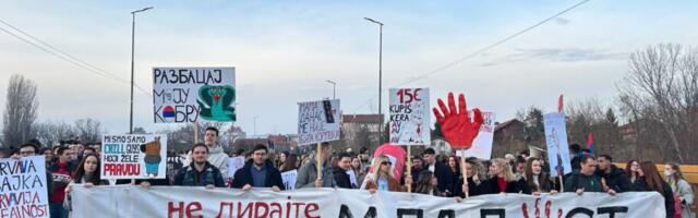 „Ne da će da padne, nego se svakog trenutka očekuje da padne“ – protestna šetnja do Niške Banje preko Brzog Broda