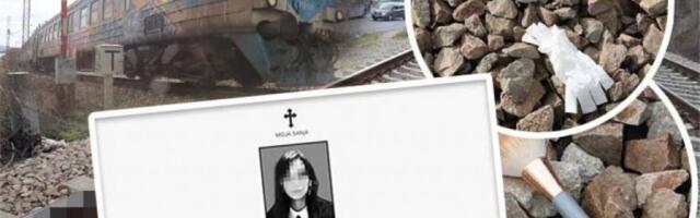 POTRESNI OPROŠTAJI OD ŽENE NASTRADALE NA PRUZI U RAKOVICI: Ana je neutešna zbog njene smrti: SELI SE TAMO GDE BOL I LJUBAV ŽIVE ZAJEDNO! (FOTO)