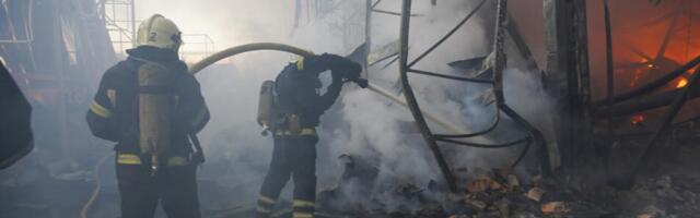 RUSI UBILI TINEJDŽERA, 380.000 UKRAJINACA OSTALO BEZ STRUJE: Dronovi napravili haos, čemer i jad u Černigovu