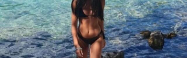 SKINULA SE DRAGANA KOSJERINA, GRUDI U PRVOM PLANU: Čovek ne zna gde pre da gleda, sevaju obline u mini bikiniju!