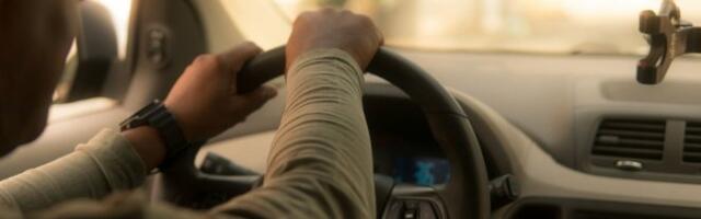 VOZAČI, OBRATITE PAŽNJU! Vožnja tokom visokih temperatura može da bude OPASNA, ne ulazite u auto dok ne uradite OVO!