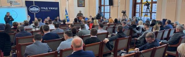 Na sednici predlozi opozicije i budžet