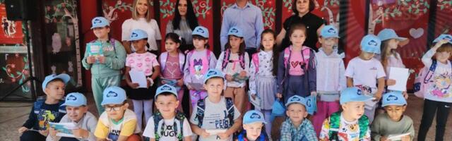 Opština Lebane pomaže roditelje prvaka a nagrađuje i najbolje učenike