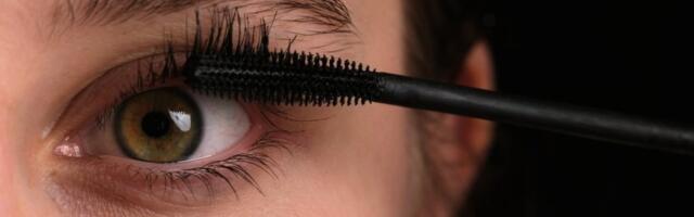 Šta kad se maskara brzo osuši? Ove trikove svi koriste, a mogu ozbiljno da vam oštete oči