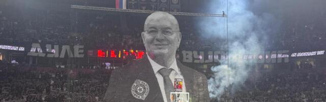 EMOTIVNE SCENE U ARENI! Grobari posvetili koreografiju Dušku Vujoševiću, prizor koji kida srce! (VIDEO)