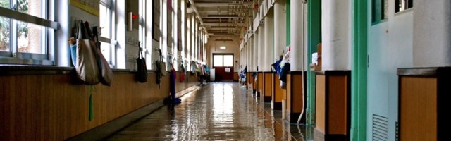 Korona ušla u dve škole u Novom Sadu