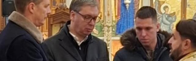 PREDSEDNIK VUČIĆ SLAVI  NIKOLJDAN Građanima poželeo zdravlje i radost: Da nam veliki svetac i Gospod Bog čuvaju Srbiju (FOTO)